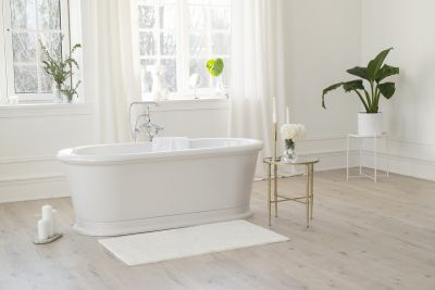 Compact Corner Tub